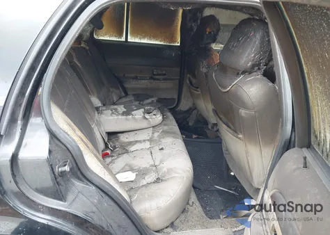 2010 Mercury Grand Marquis Ls (Fleet Only) z USA, uszkodzony, nr VIN 2MEBM7FV7AX629149